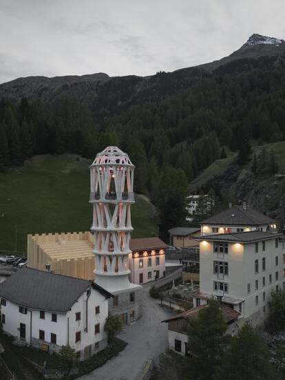 Weisser Turm_Tribüne Freilicht